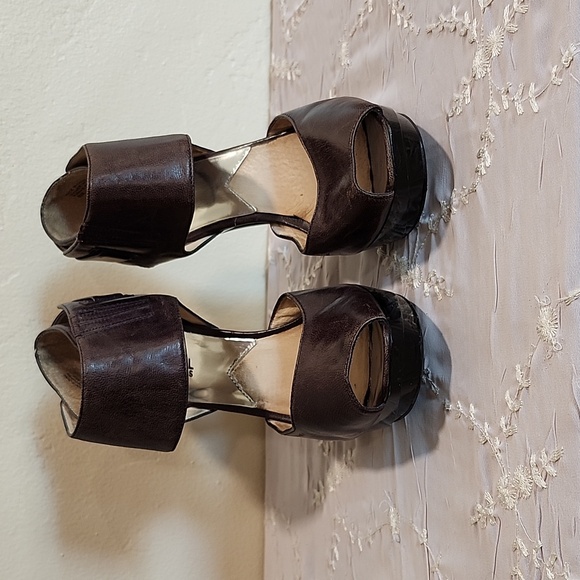 Micheal Kors Heidi Platform Heels - Picture 6 of 8